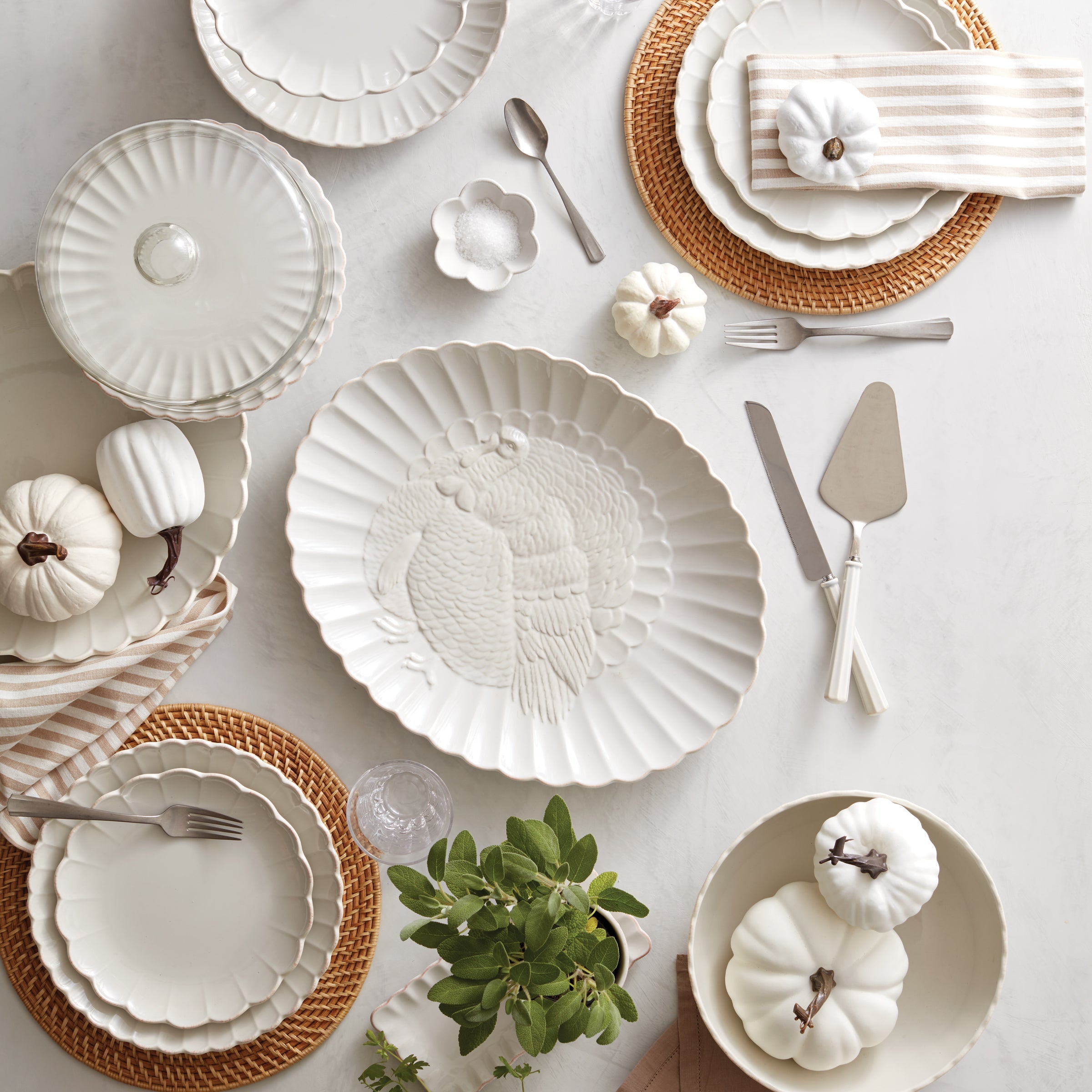 Alternative view of French Perle Scallop 2 Piece Dessert Set