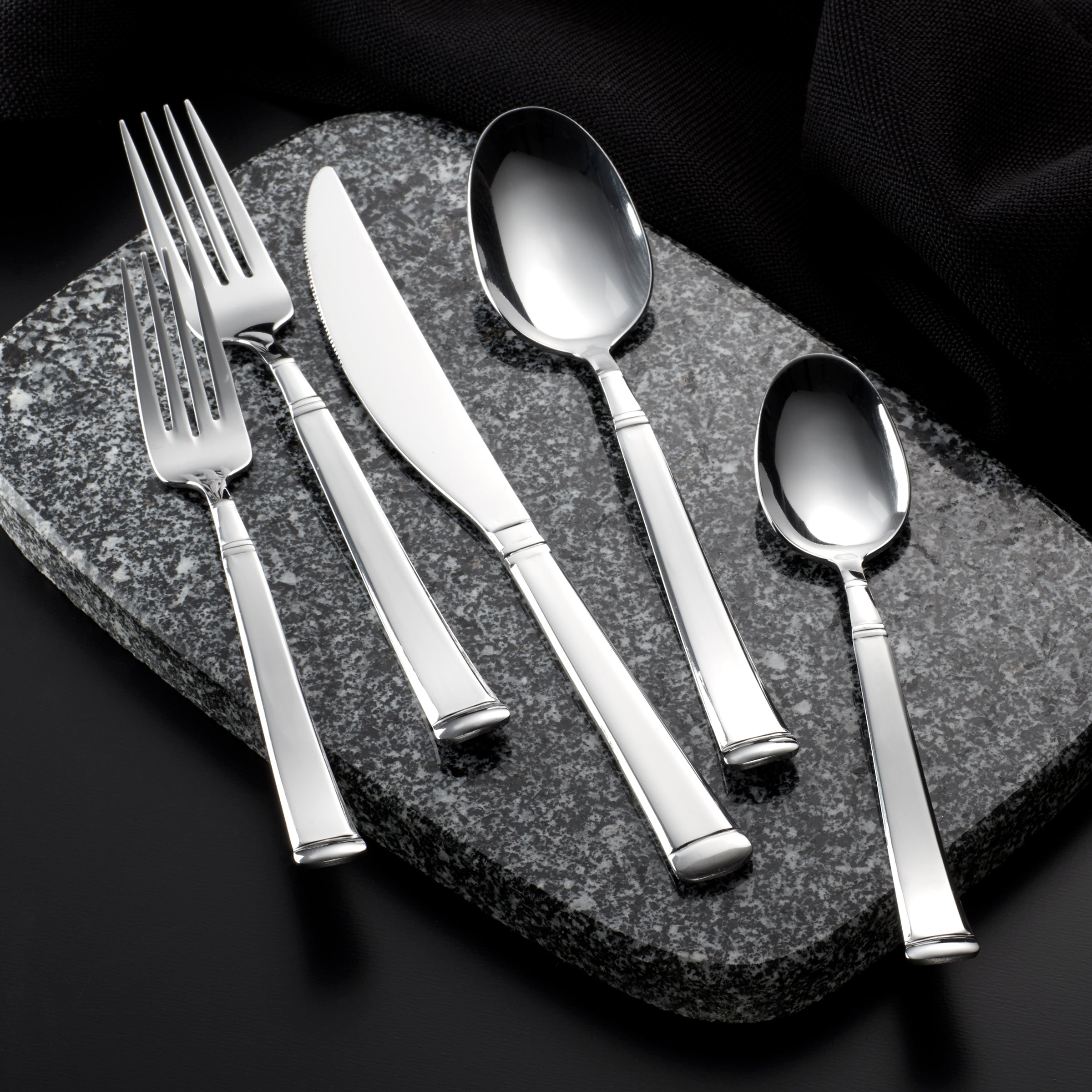 Alternative view of Avenue 20 Piece Flatware Set