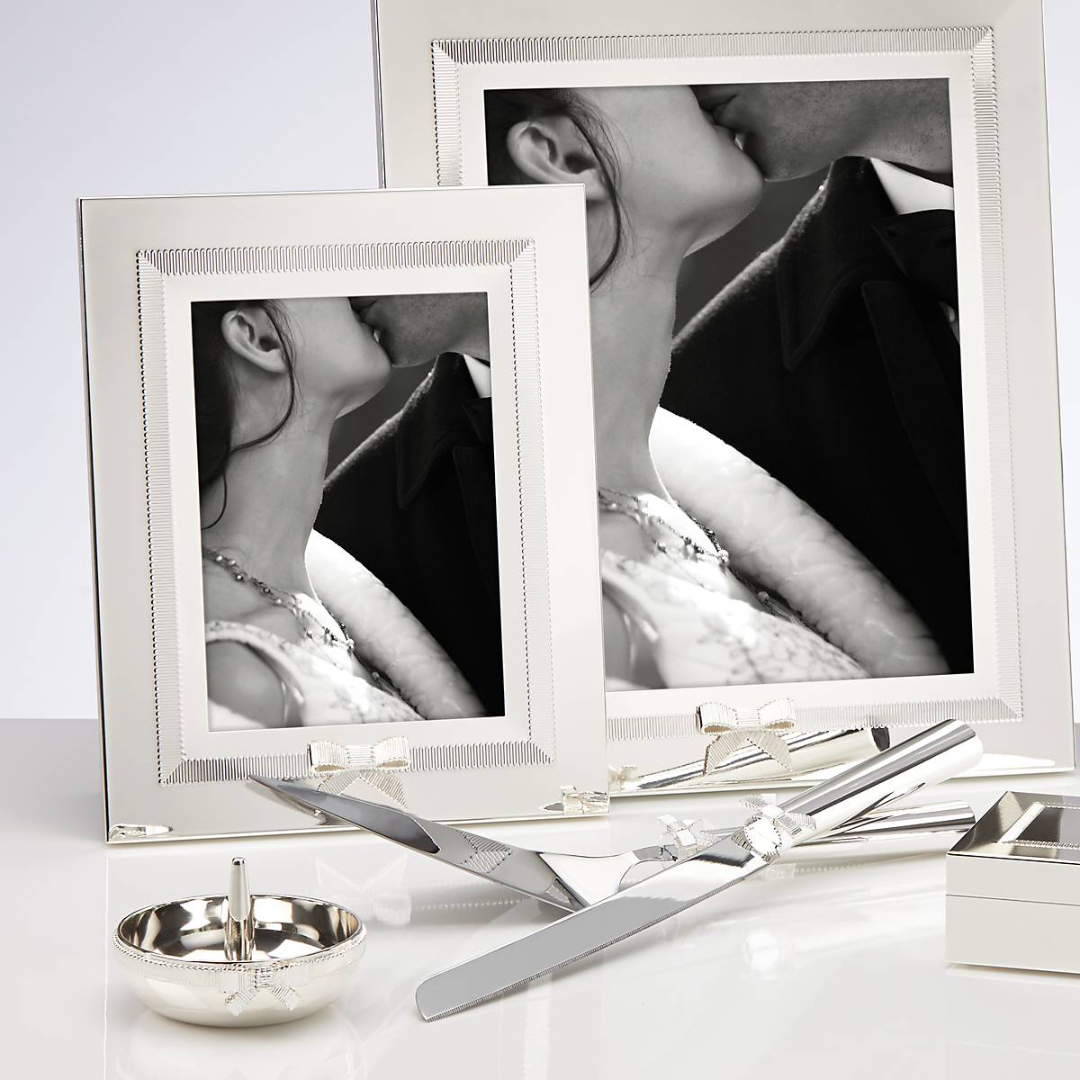 Alternative view of Grace Avenue Ring Holder