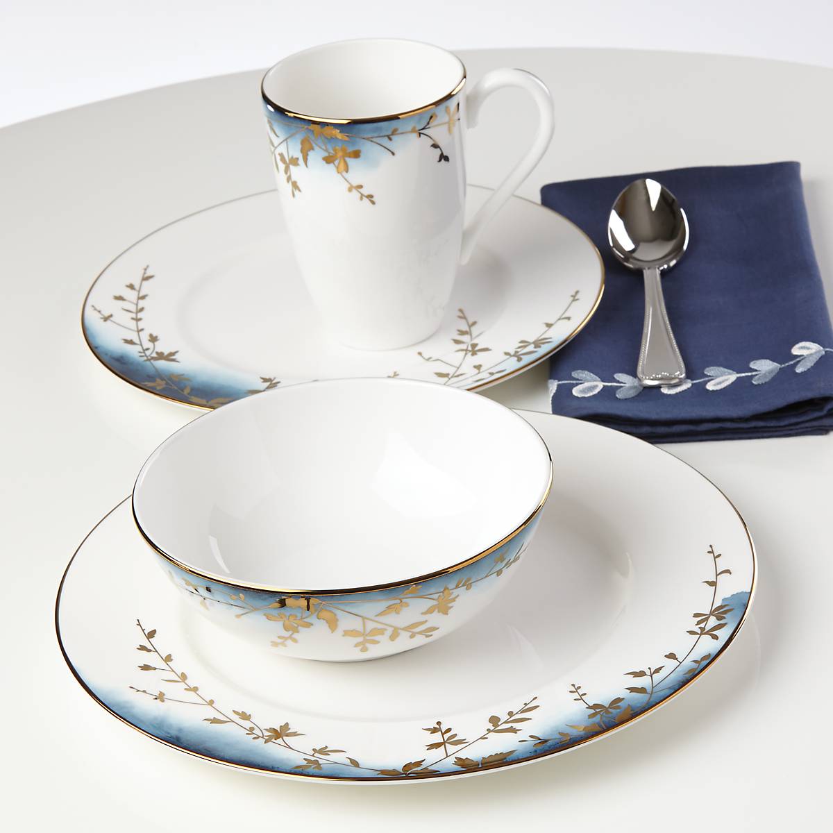 Alternative view of Highgrove Park 4 Piece Place Setting