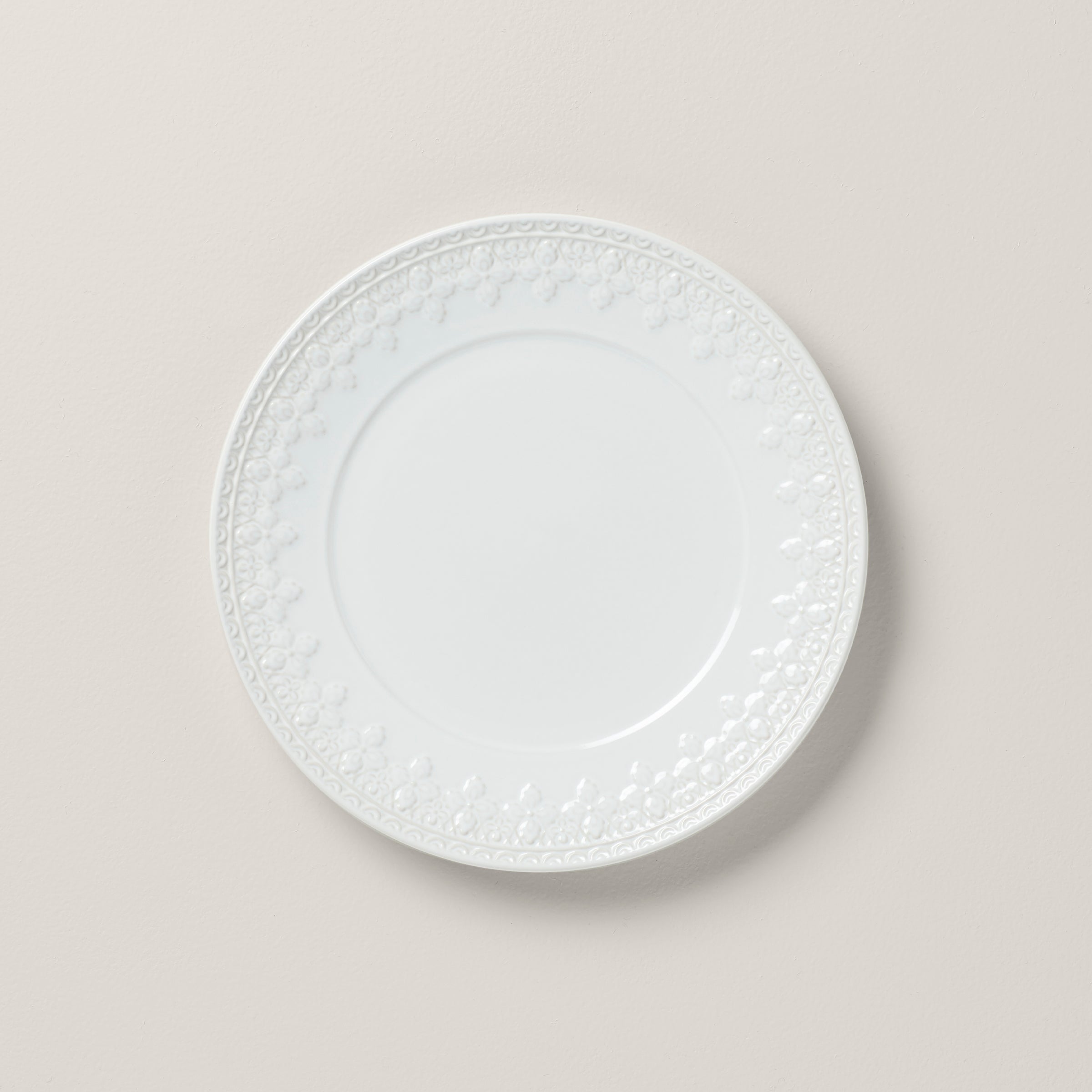Chelse Muse Fleur White Accent Plate