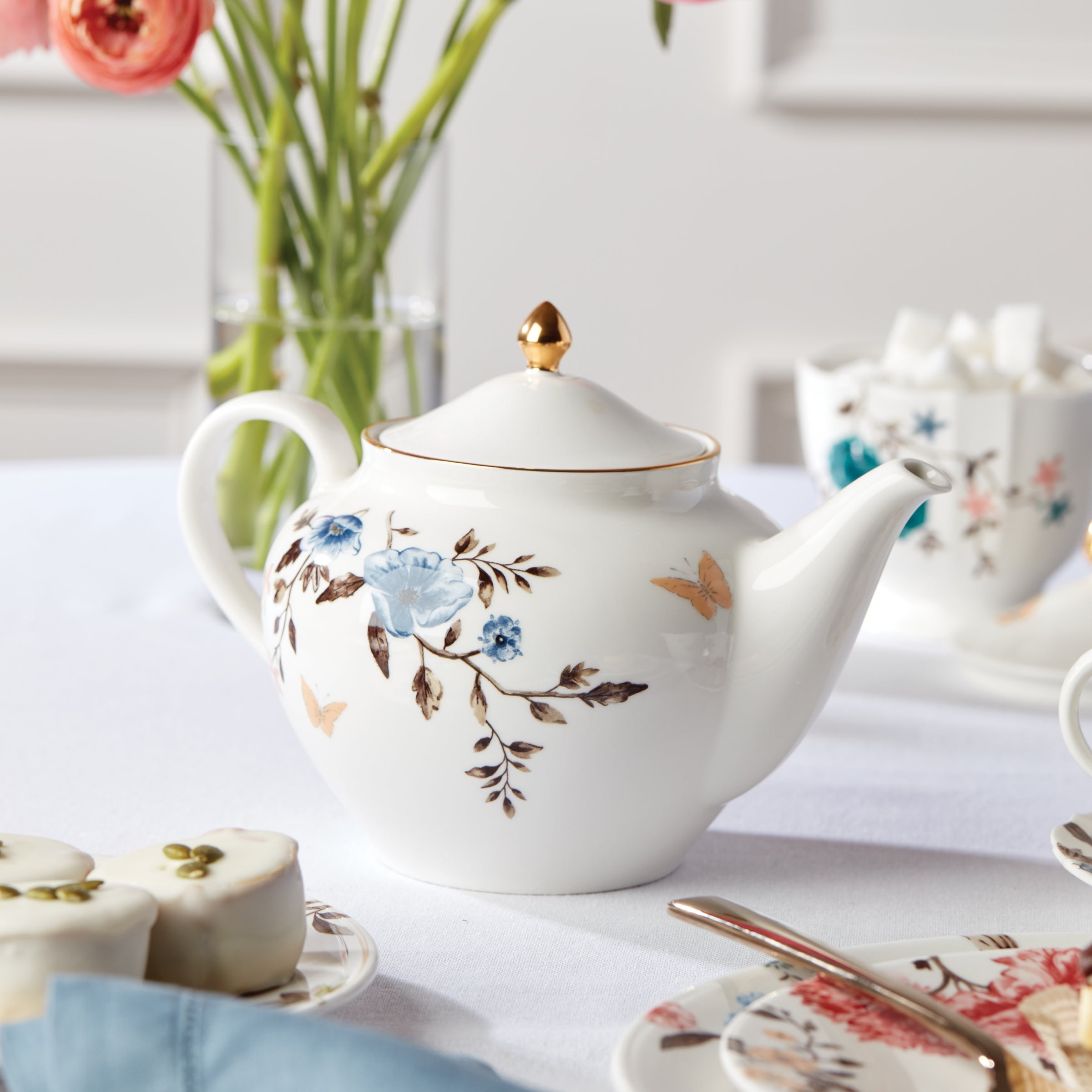 Alternative view of Sprig & Vine Teapot   White