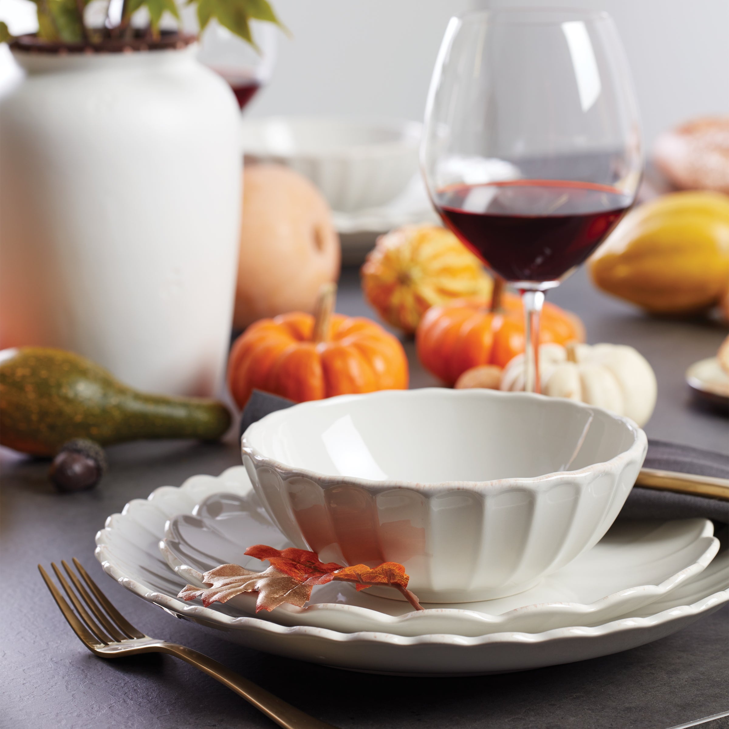 French Perle Scallop 12 Piece Dinnerware Set - Image 11