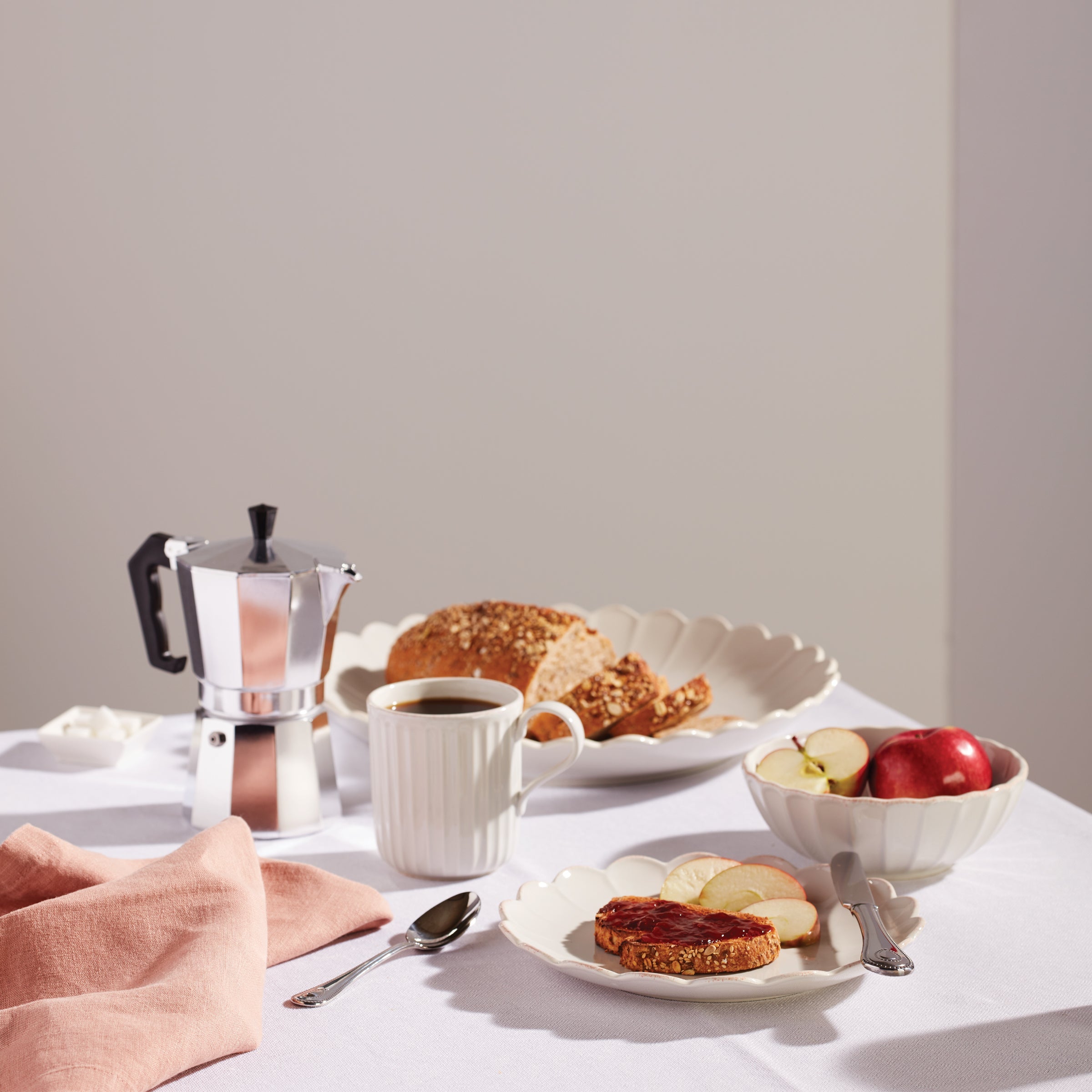 French Perle Scallop Mugs Set of 4 - Image 3