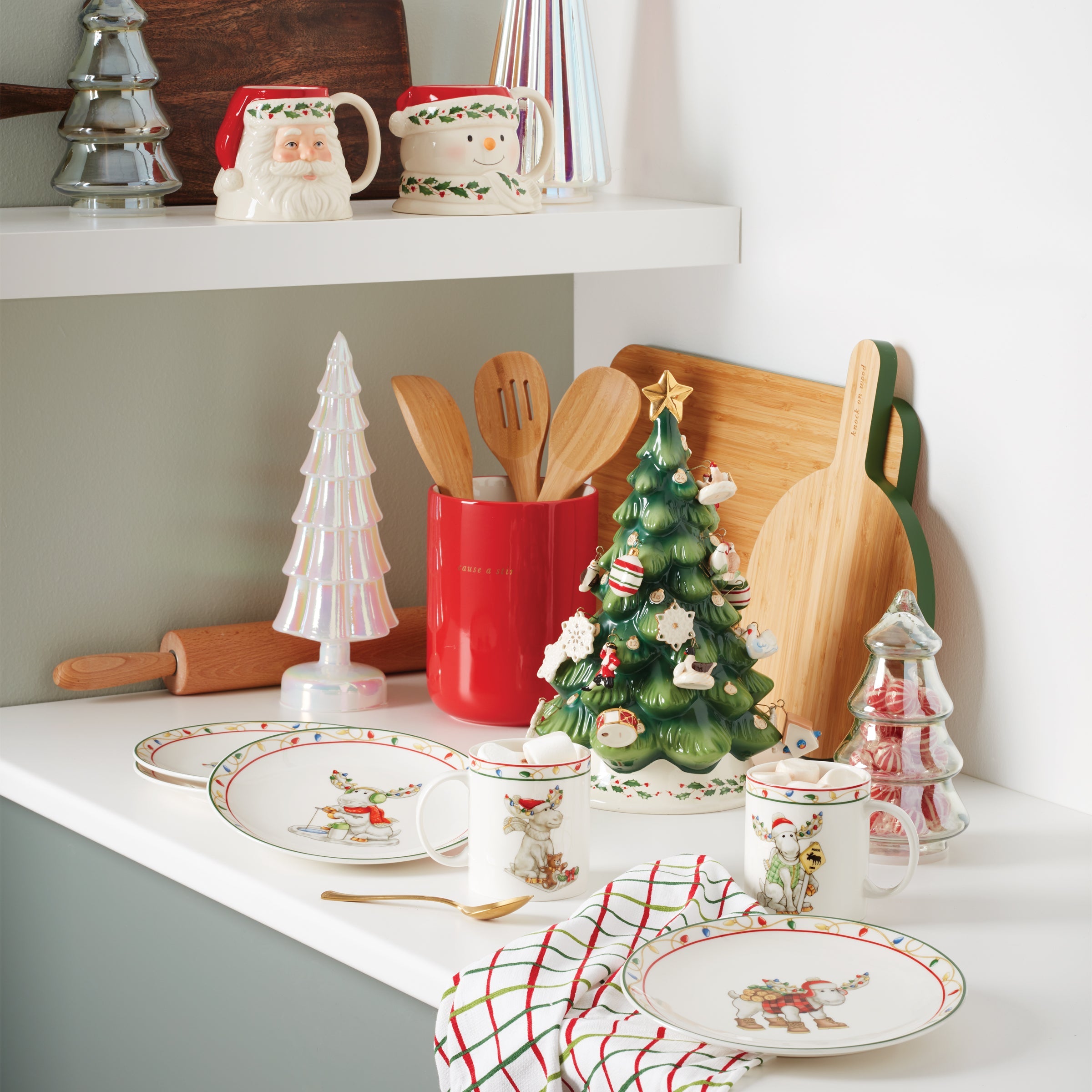 Alternative view of Treasured Traditions Advent Calendar 26 Piece Set