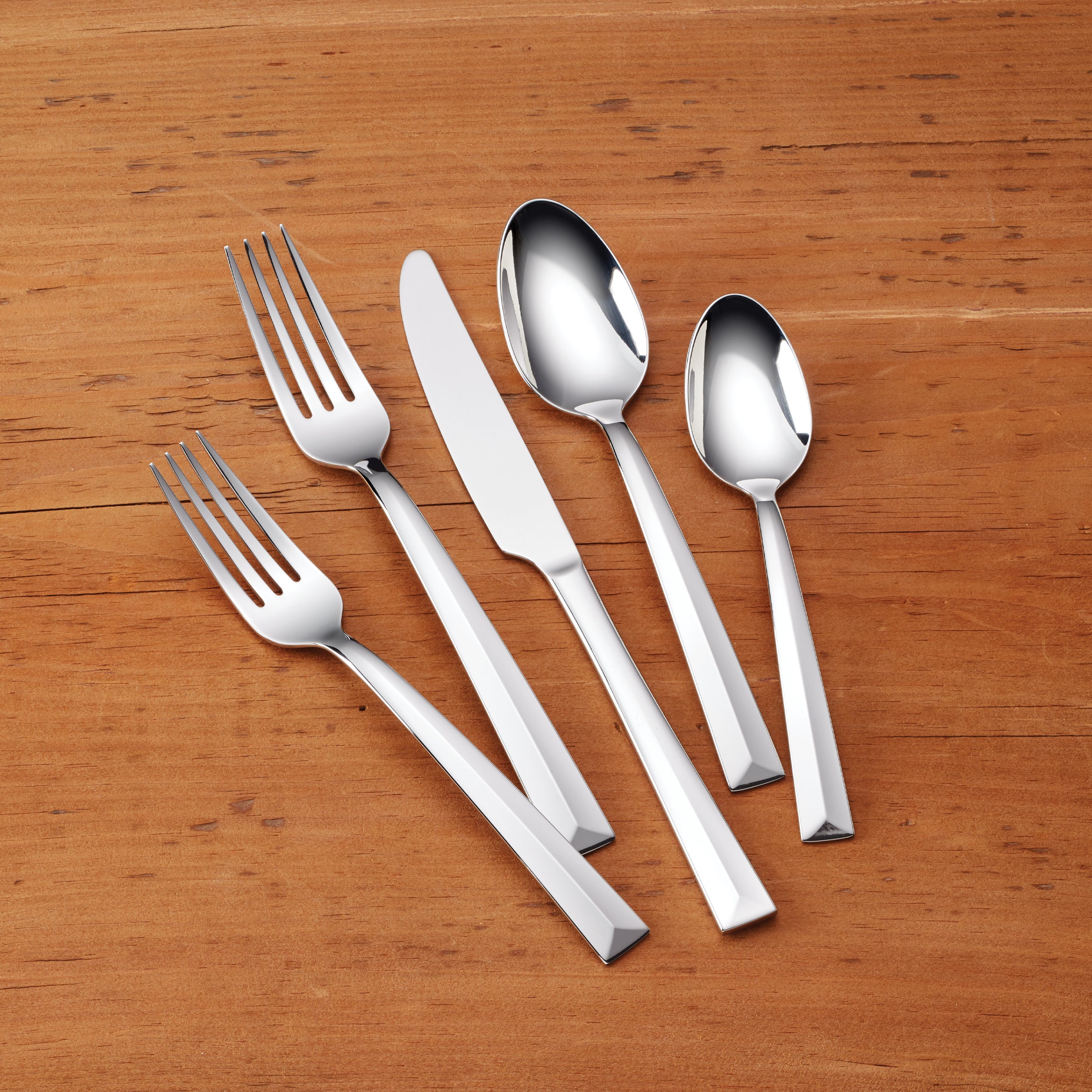 Moxie 20 Piece Flatware Set - Image 4