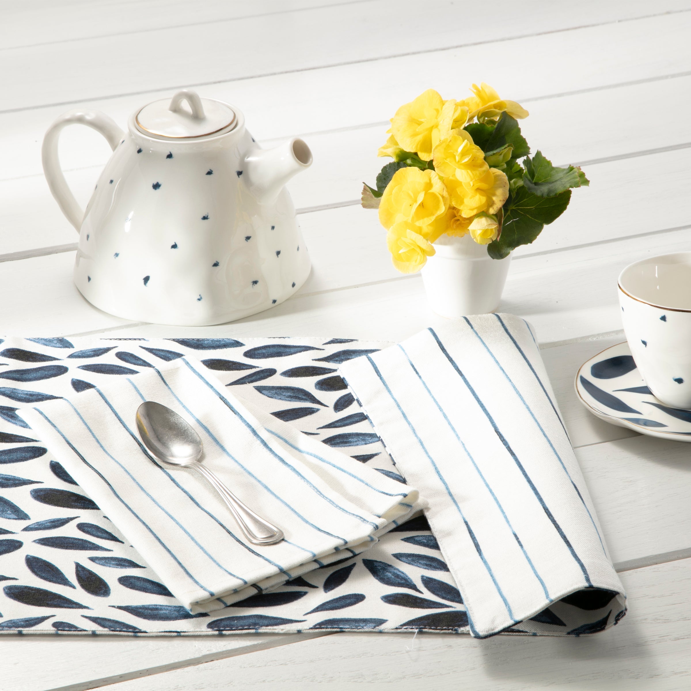 Alternative view of Blue Bay Leaf/Stripe Reversible Placemat