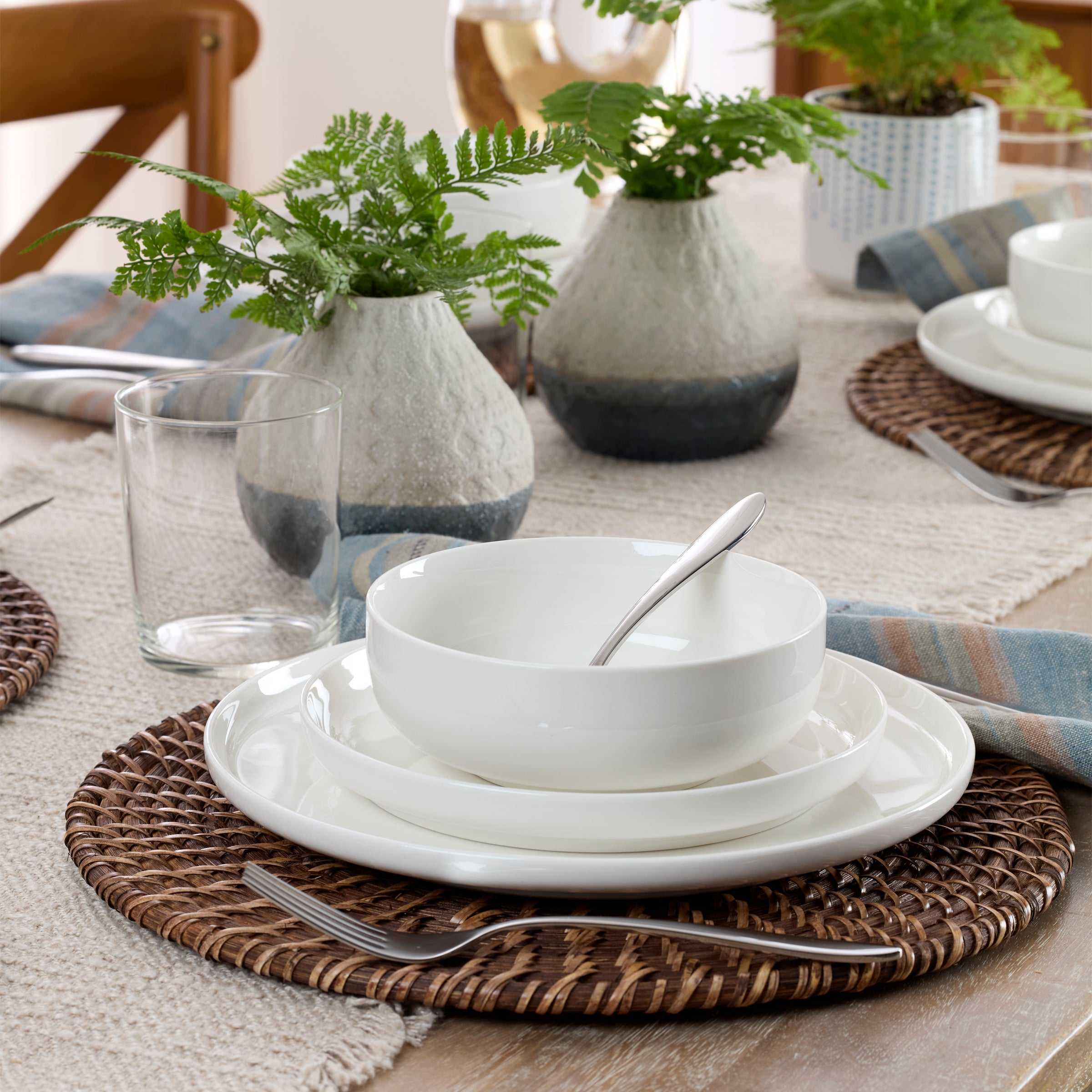 24 Seven White 18 Piece Dinnerware Set - Image 4