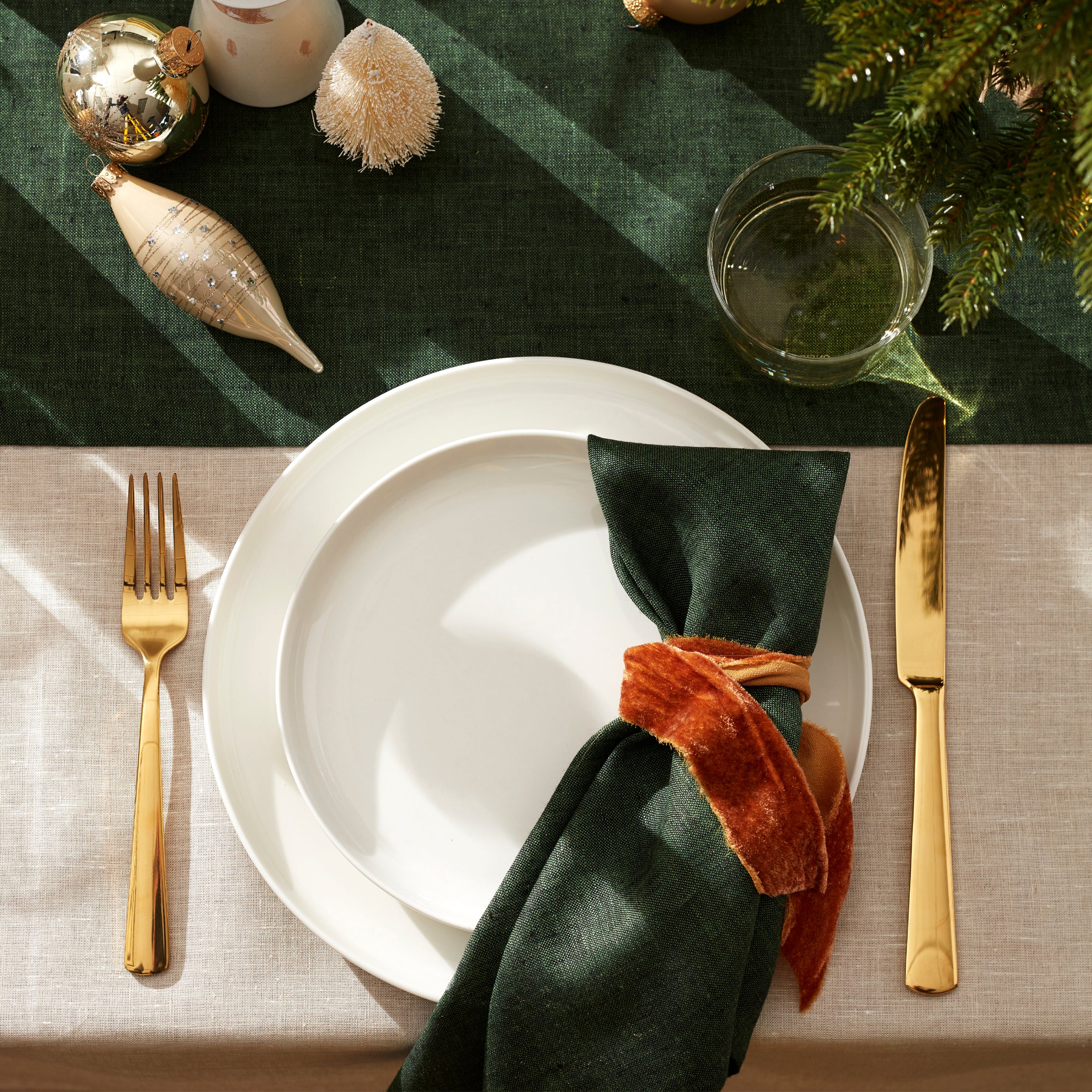 24 Seven White 18 Piece Dinnerware Set - Image 6