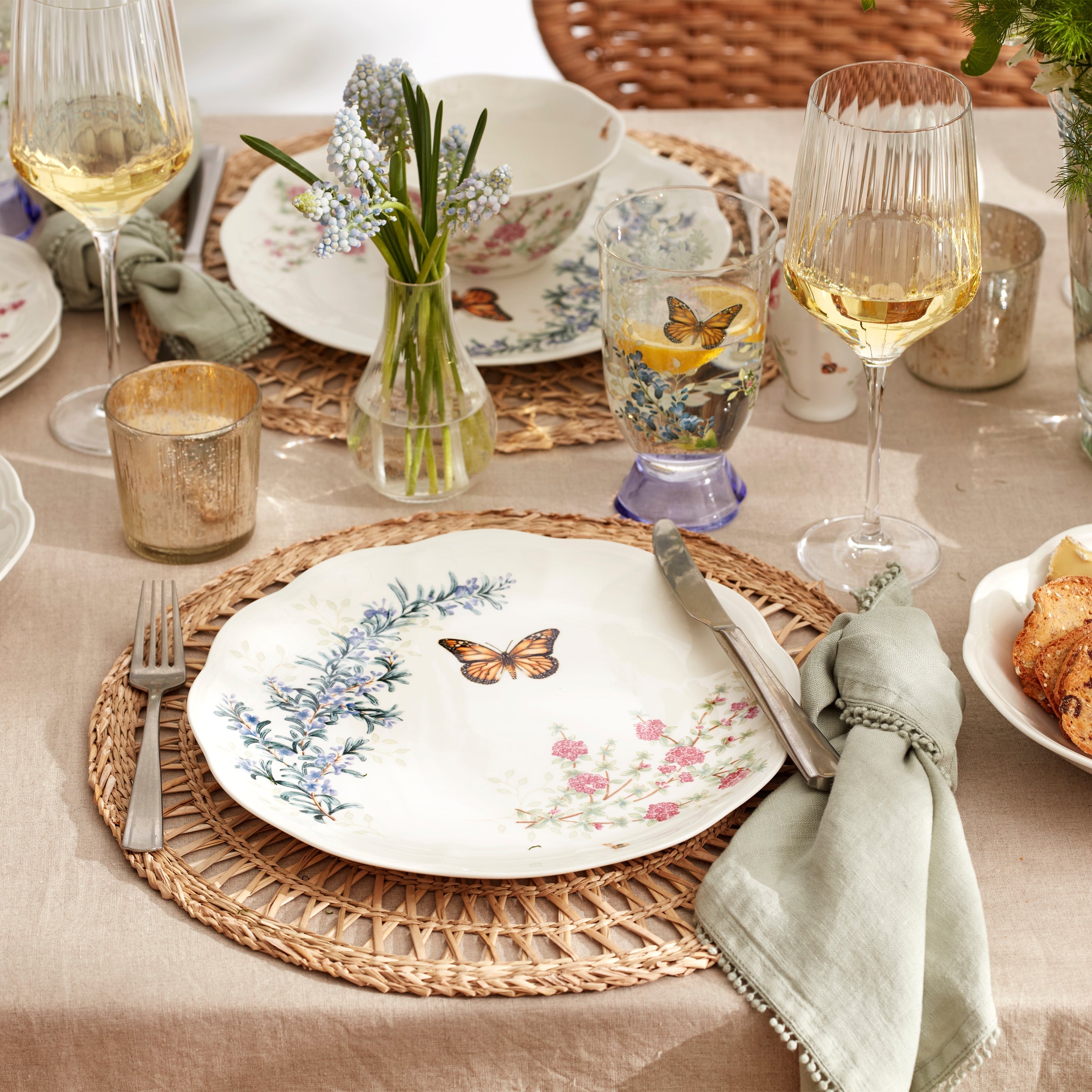 Butterfly Meadow Herbs Dinner Plates Set of 4 - Image 4
