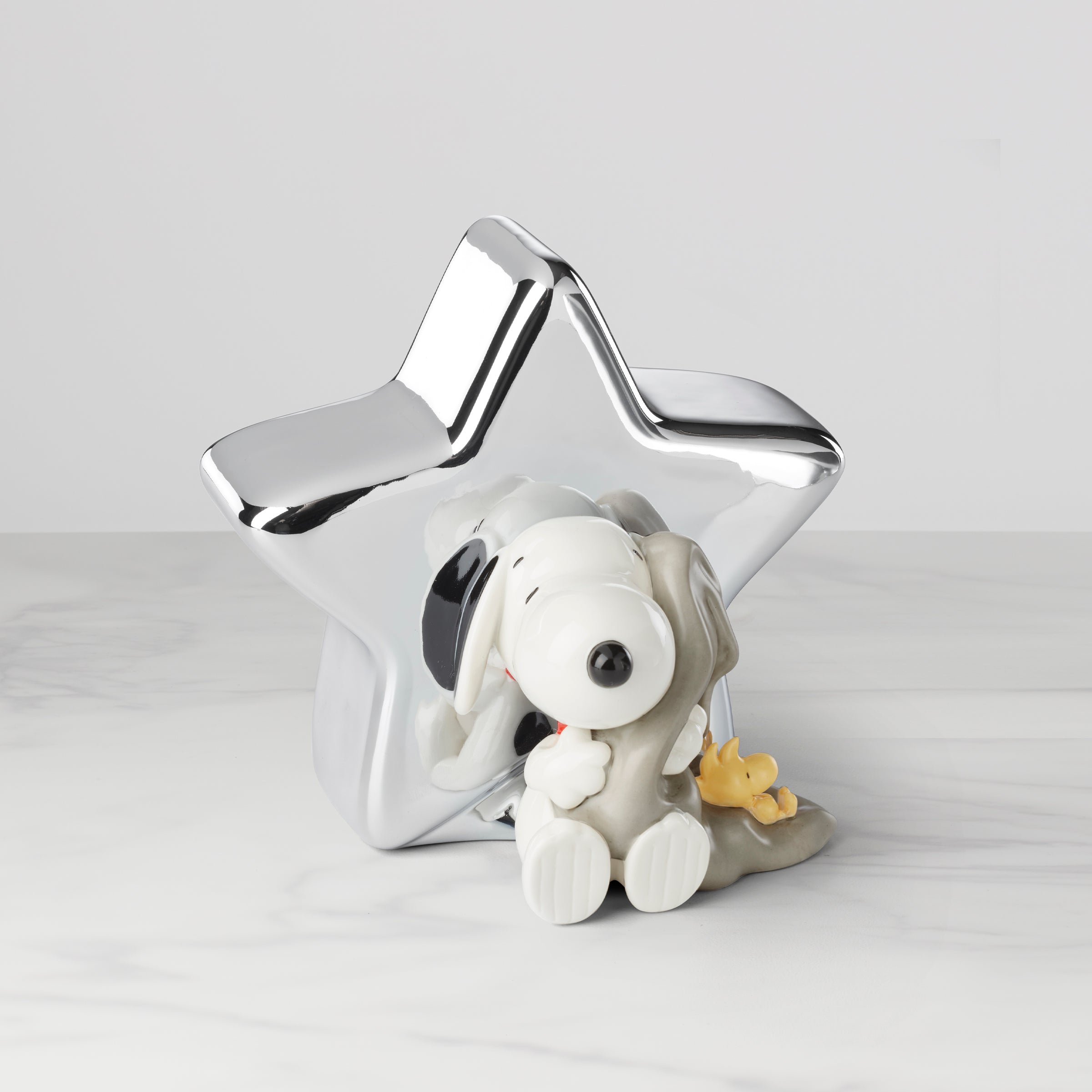 Alternative view of Little Snoopy Coin Bank