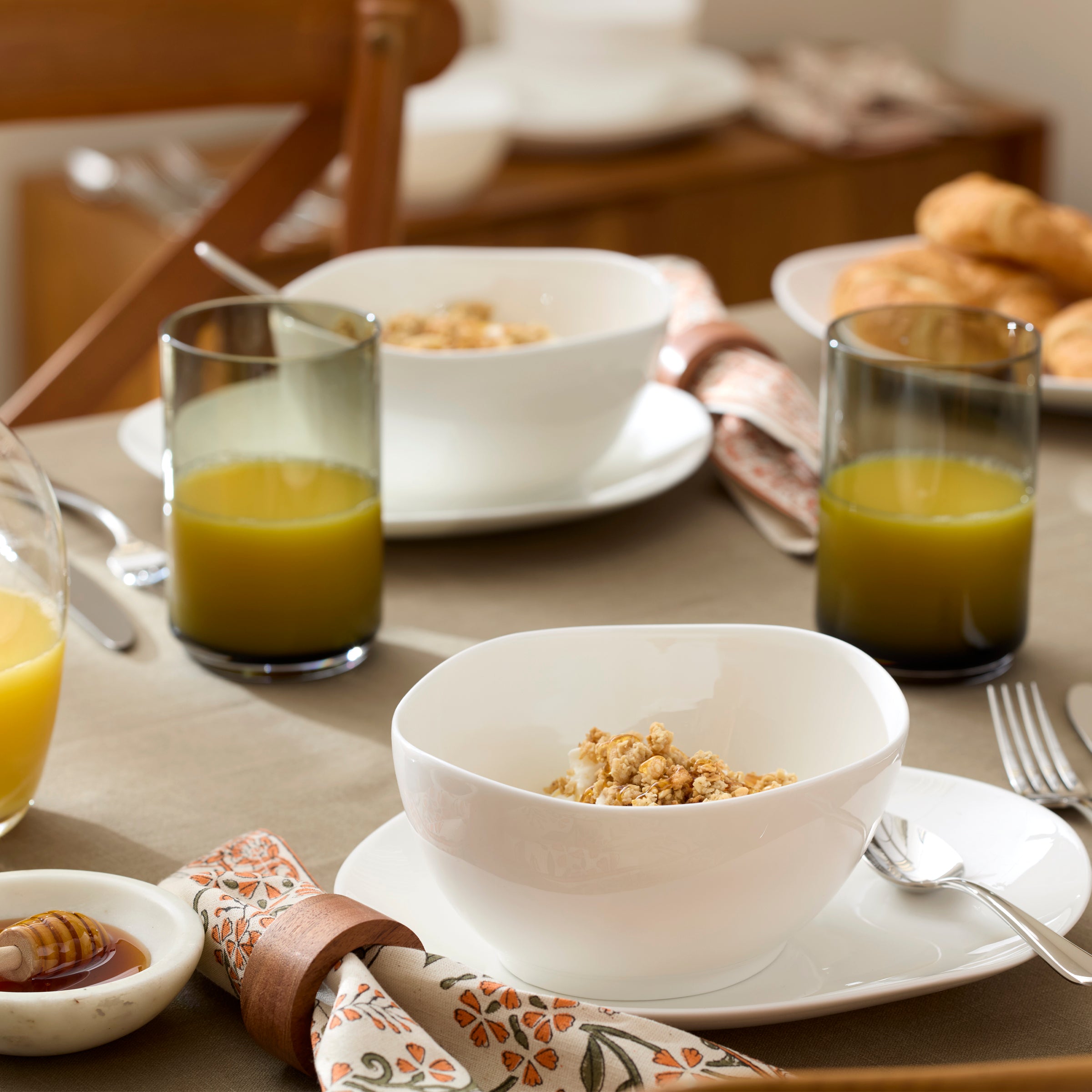 Alternative view of Studio 1414 Curve 12 Piece Dinnerware Set