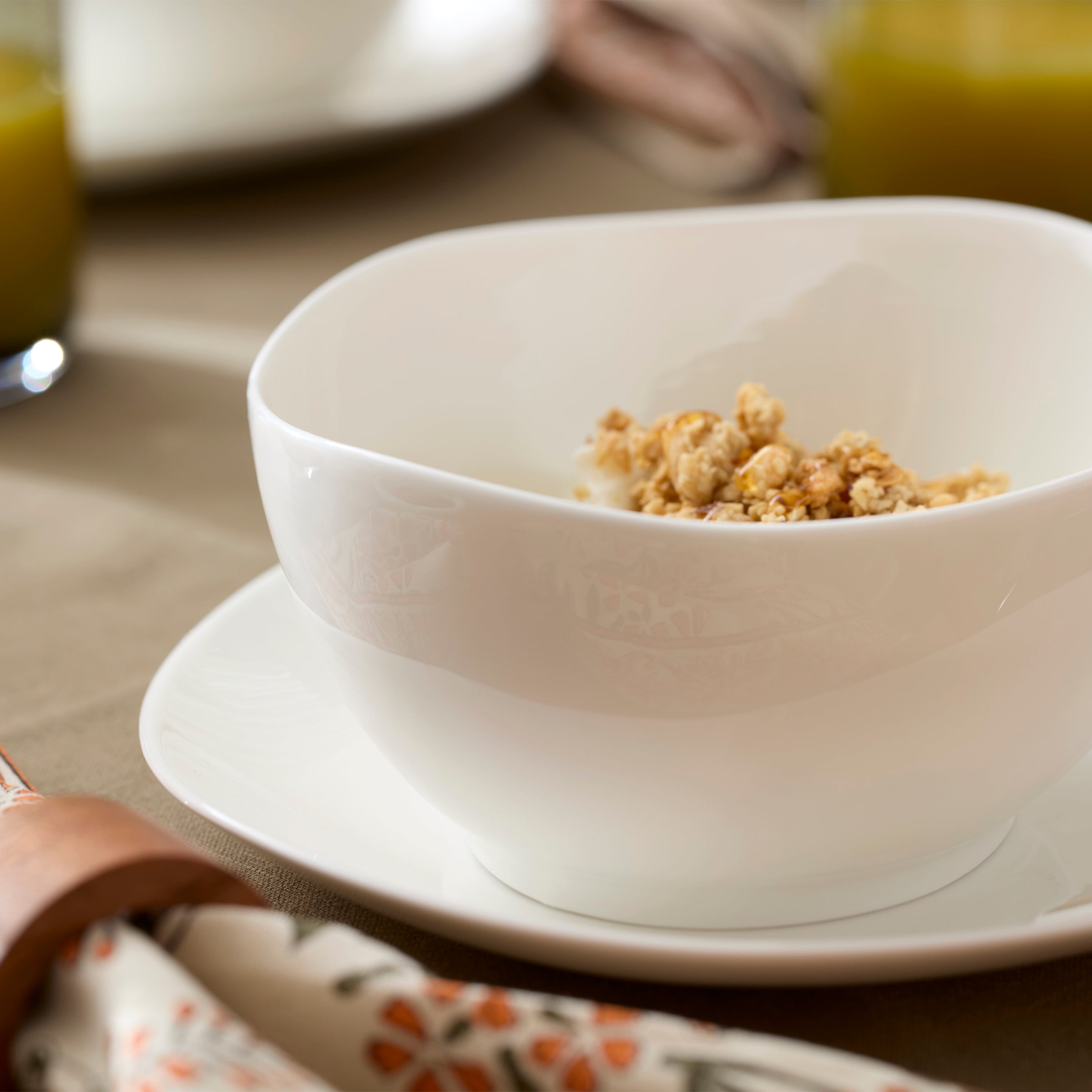 Studio 1414 Curve 12 Piece Dinnerware Set - Image 4