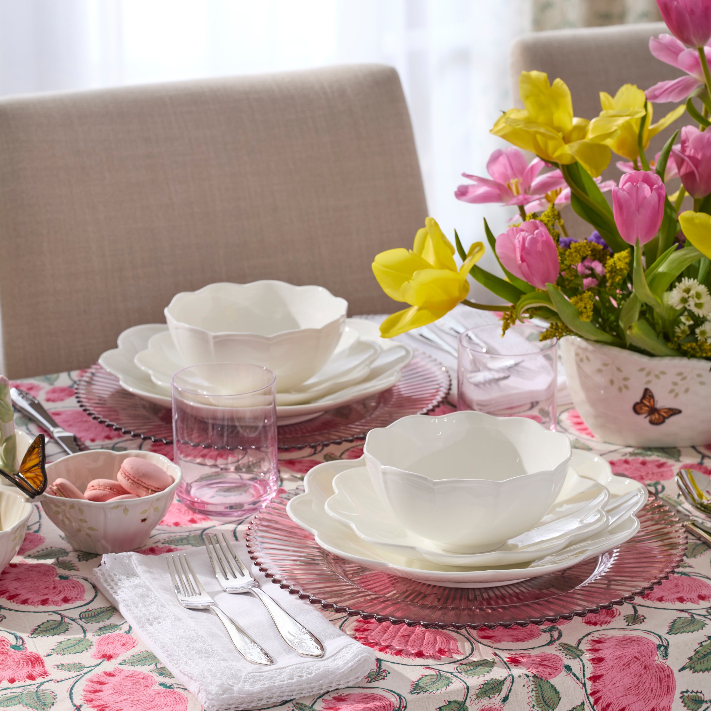 Studio 1414 Scallop 12 Piece Dinnerware Set - Image 4