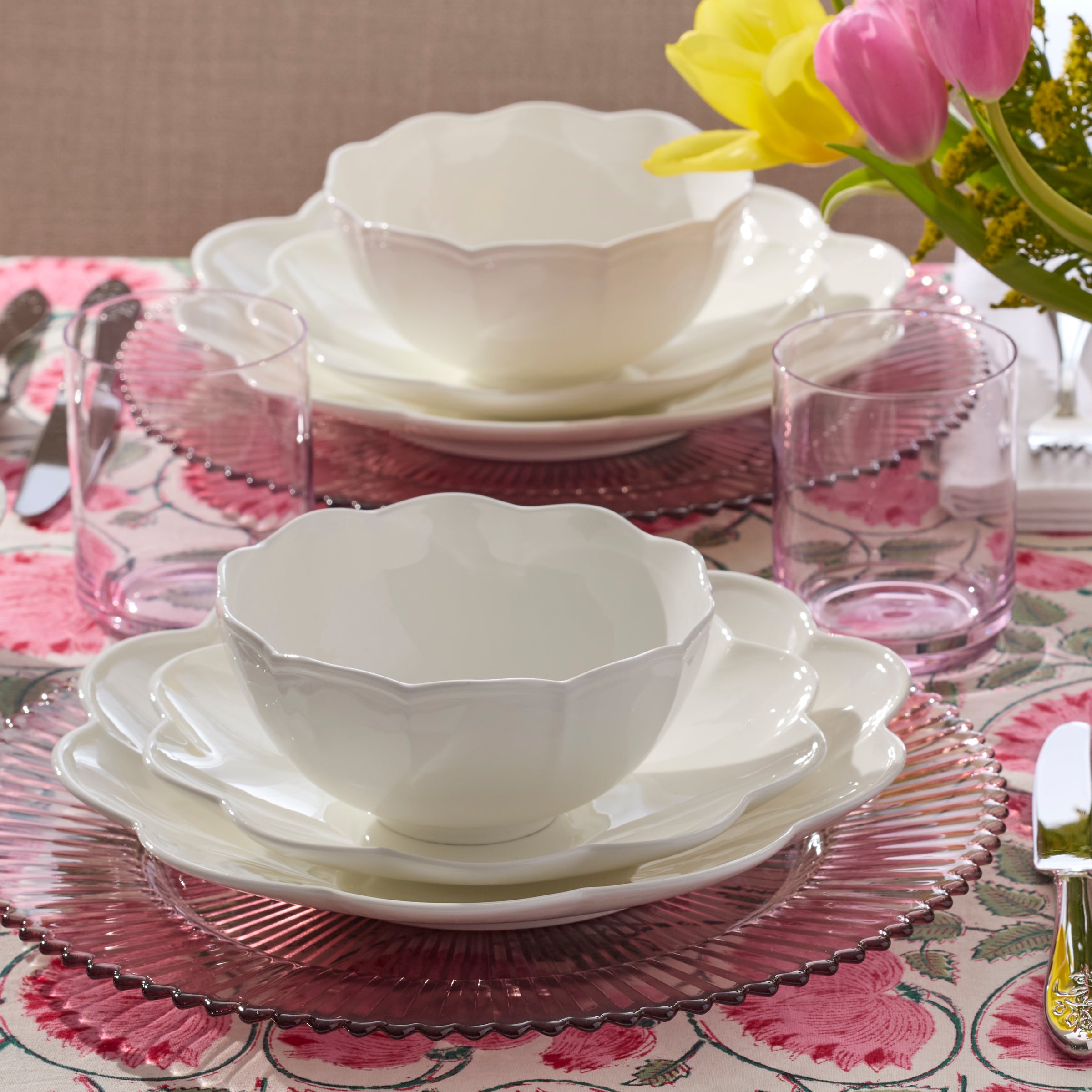 Studio 1414 Scallop 12 Piece Dinnerware Set - Image 6