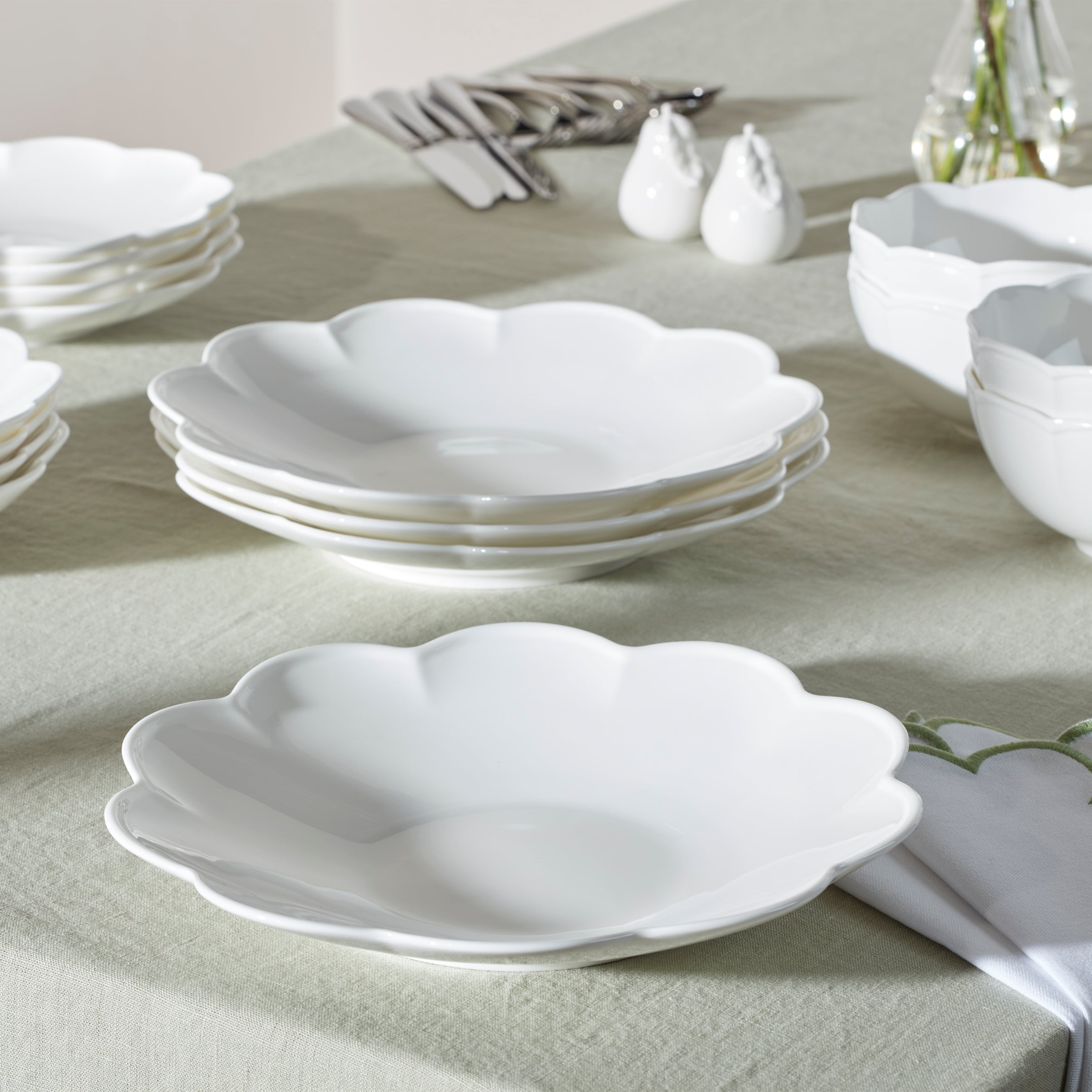 Studio 1414 Scallop 12 Piece Dinnerware Set - Image 11