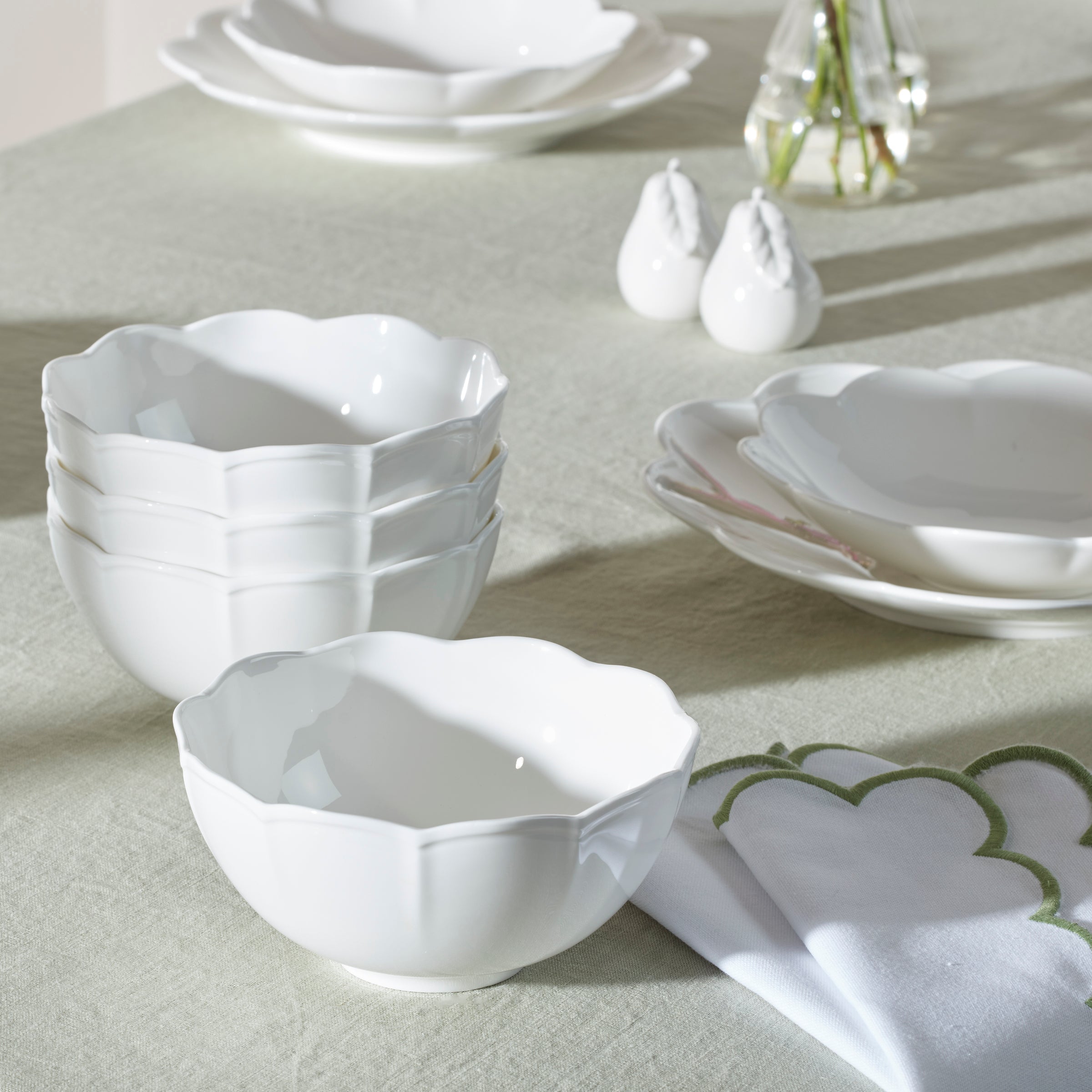 Studio 1414 Scallop 16 Piece Dinnerware Set - Image 12