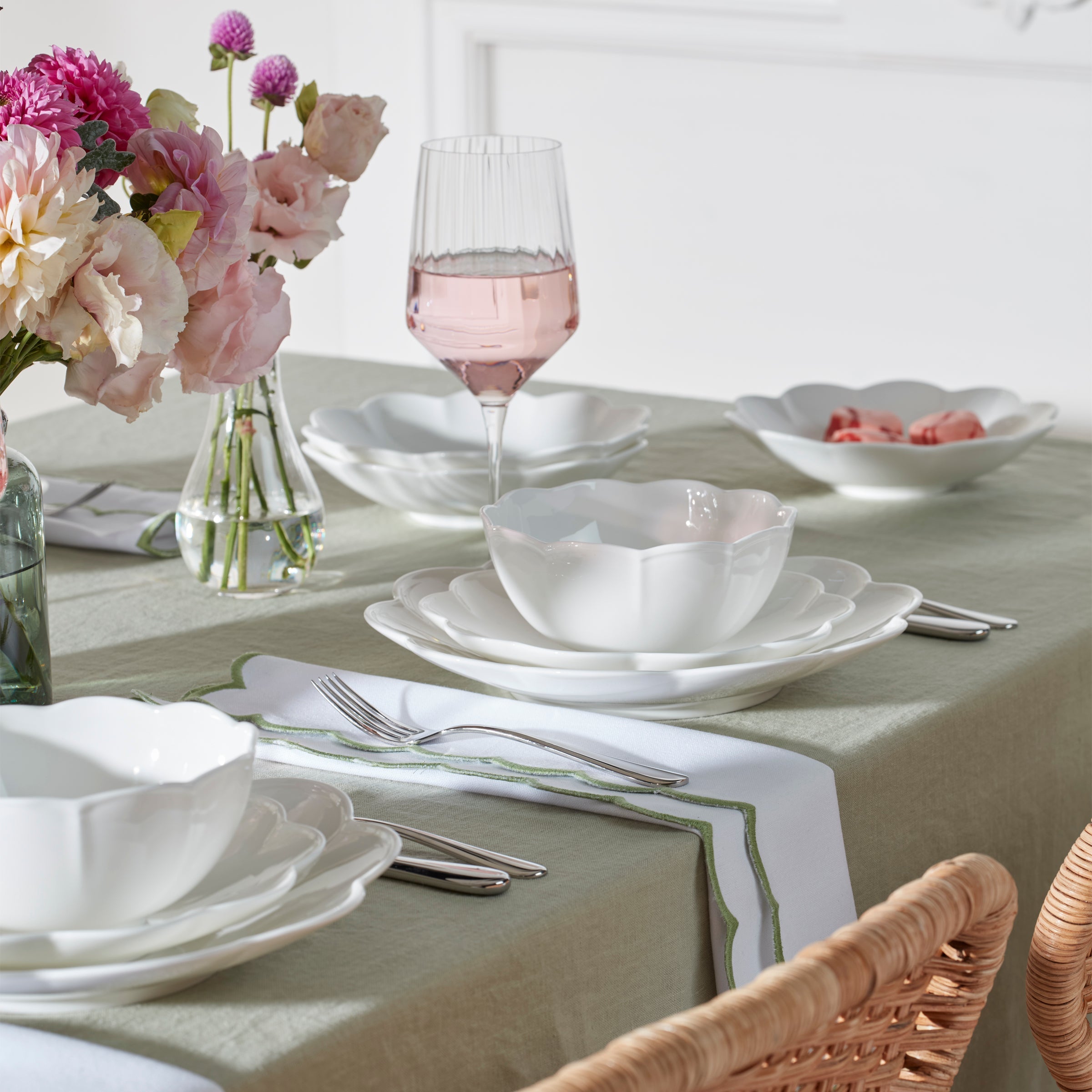 Studio 1414 Scallop 12 Piece Dinnerware Set - Image 14