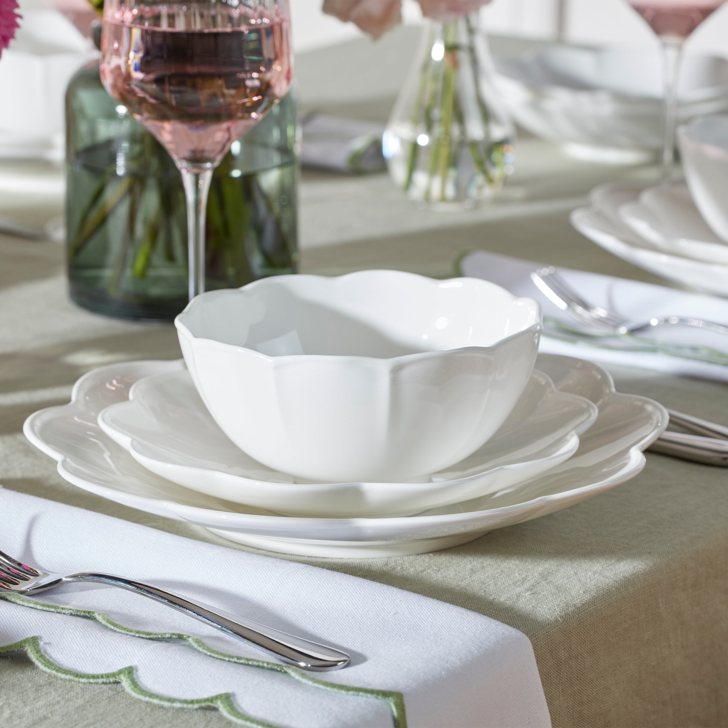 Studio 1414 Scallop 12 Piece Dinnerware Set - Image 15