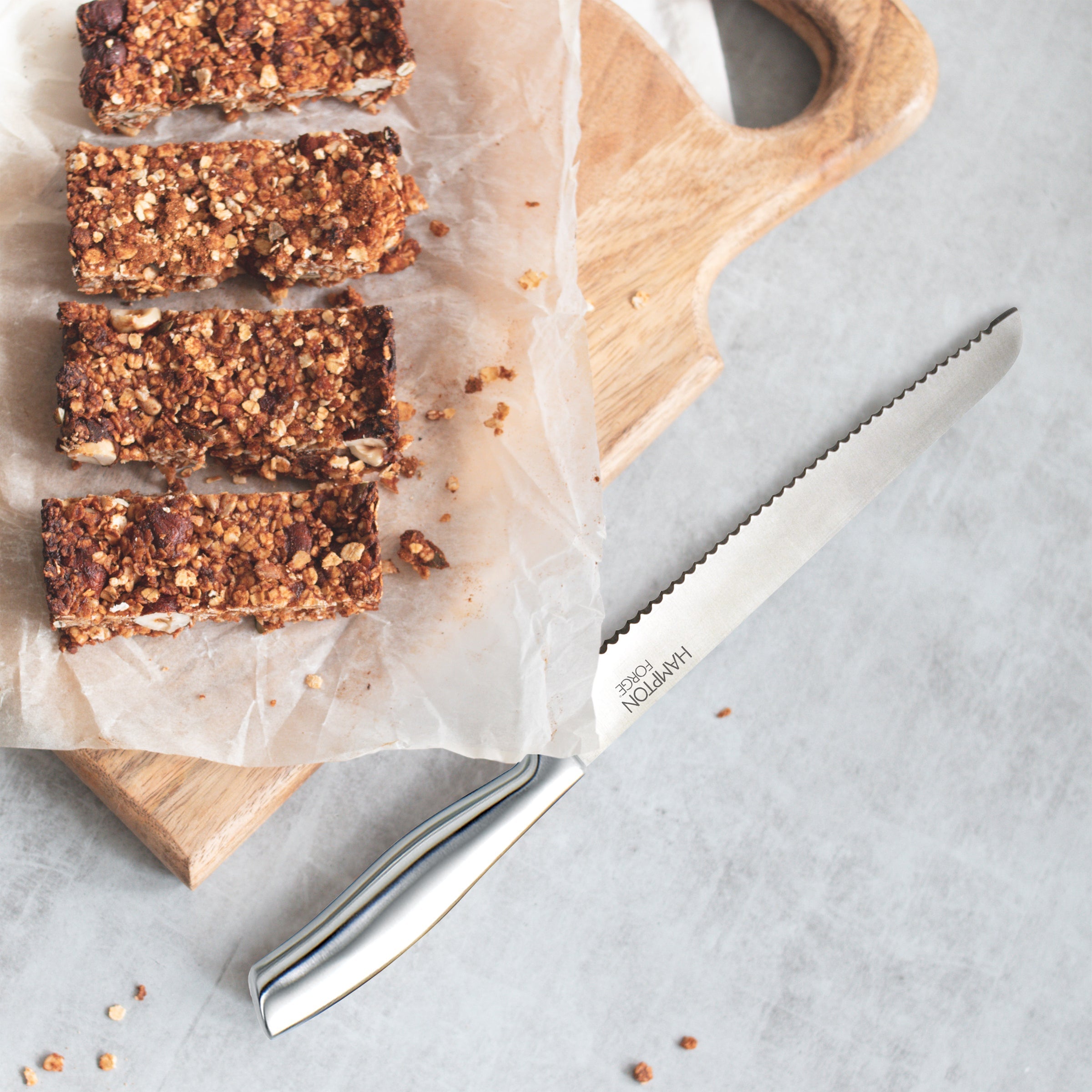 Alternative view of Kobe 8" Bread Knife with Clear Blade Guard